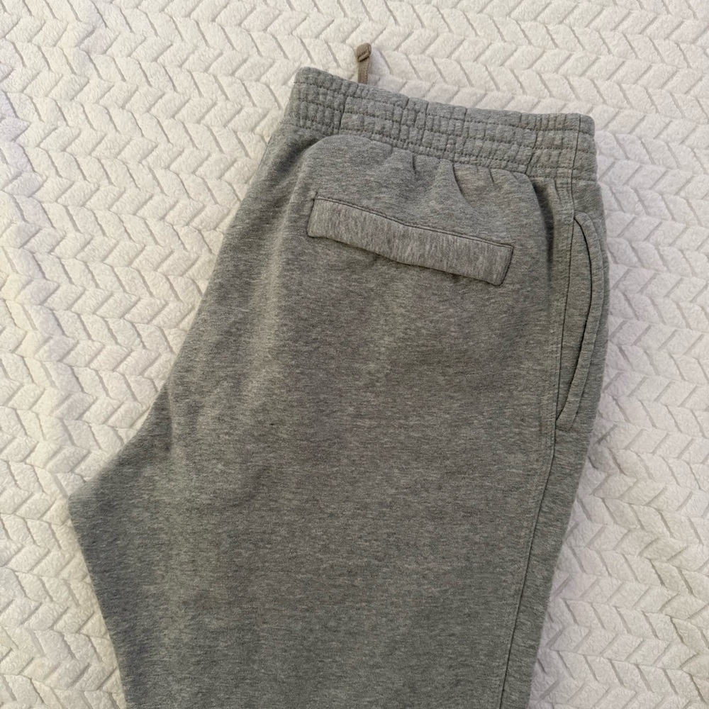 Nike Men's Heather Gray Joggers - Picture 2 of 10